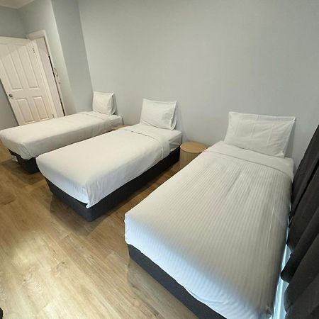 The Aston Motel Тамуърт Екстериор снимка