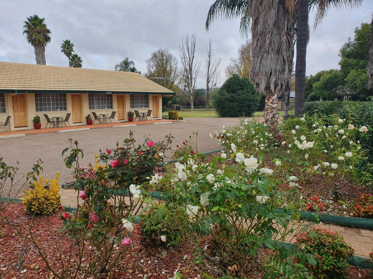 The Aston Motel Тамуърт Екстериор снимка