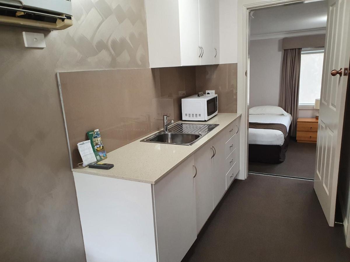 The Aston Motel Тамуърт Екстериор снимка