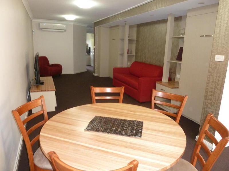 The Aston Motel Тамуърт Екстериор снимка