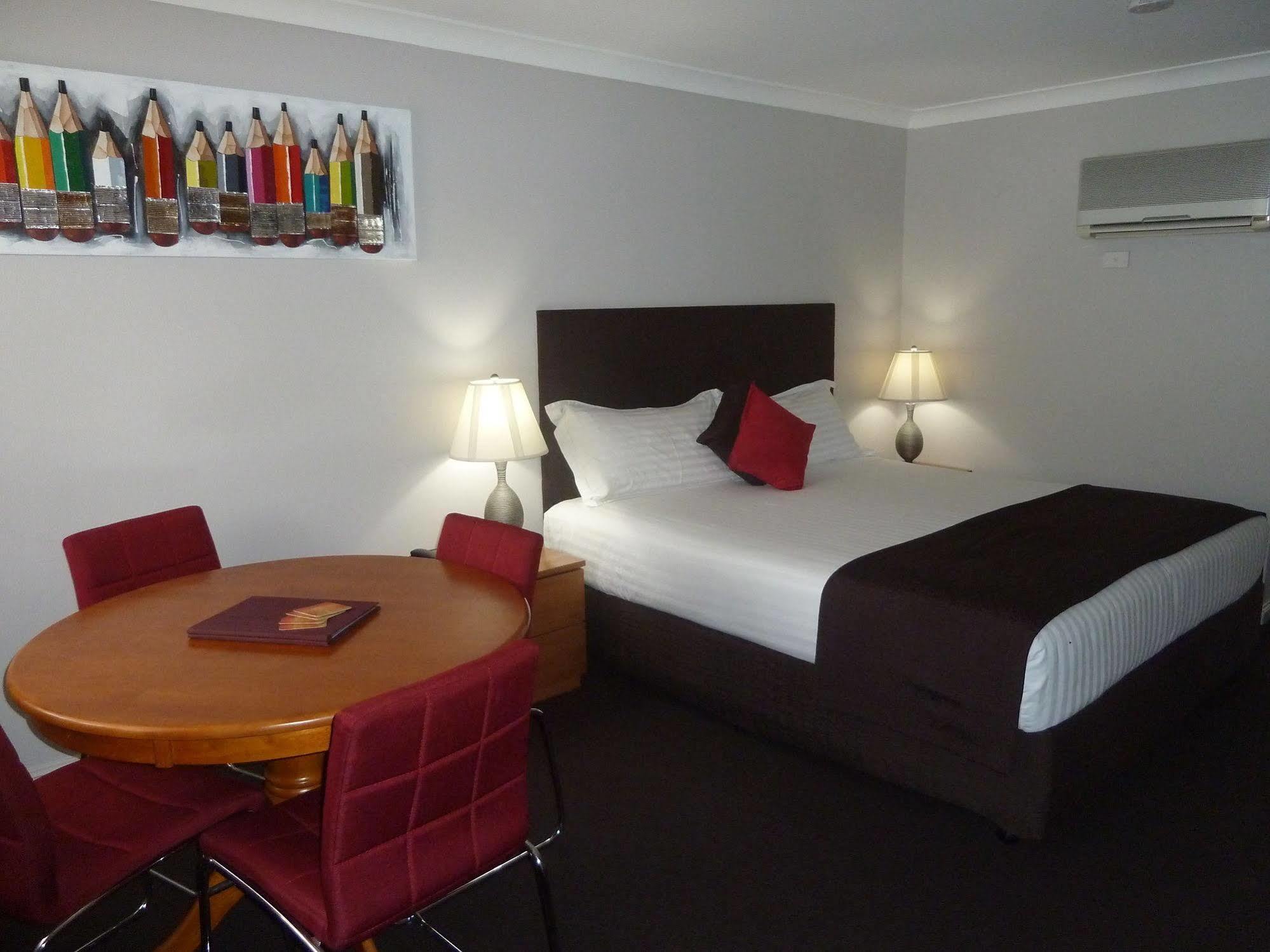 The Aston Motel Тамуърт Екстериор снимка