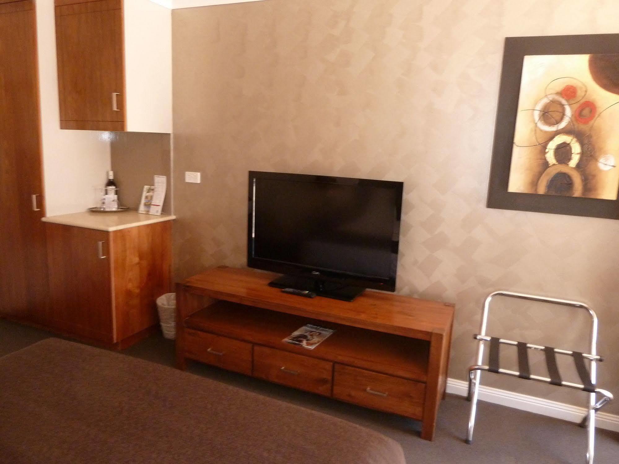 The Aston Motel Тамуърт Екстериор снимка